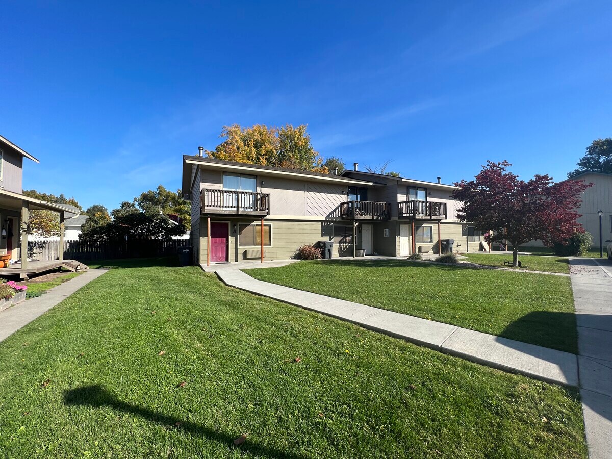 3 SE Birch Ave, College Place, WA 99324