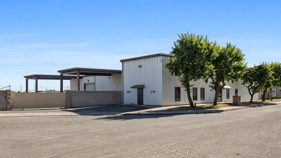 6309 Seven Seas Ave, Bakersfield, CA for lease - Building Photo - Image 1 of 26