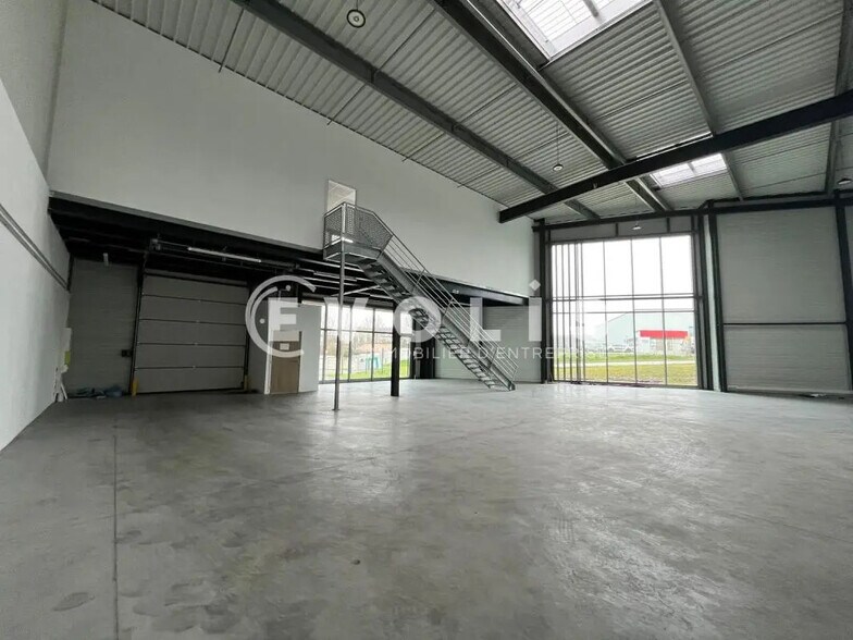 24 Rue Newton, Tresses for lease - Interior Photo - Image 2 of 14