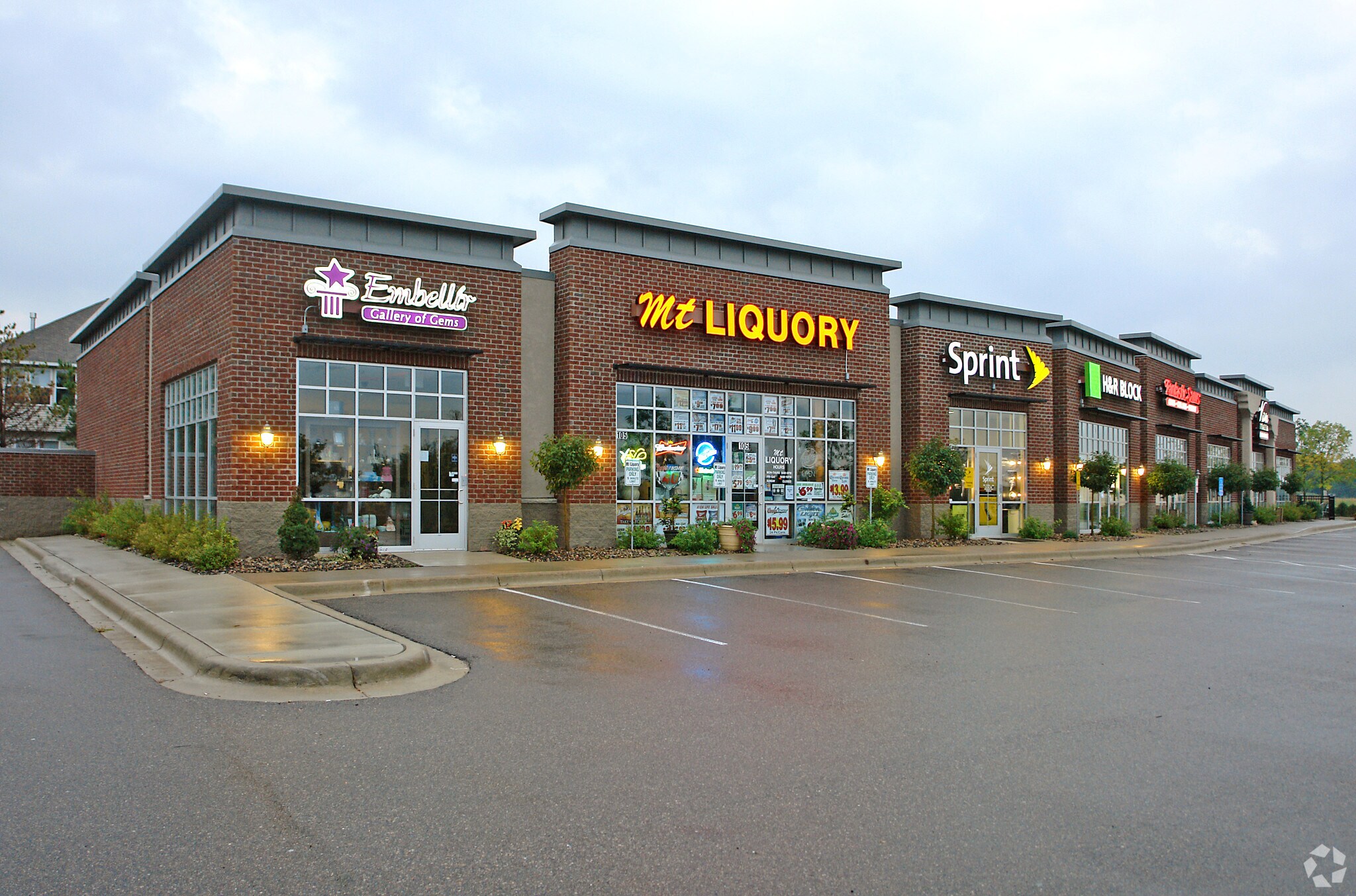 1629 Lena Ct, Eagan, MN for sale Primary Photo- Image 1 of 1