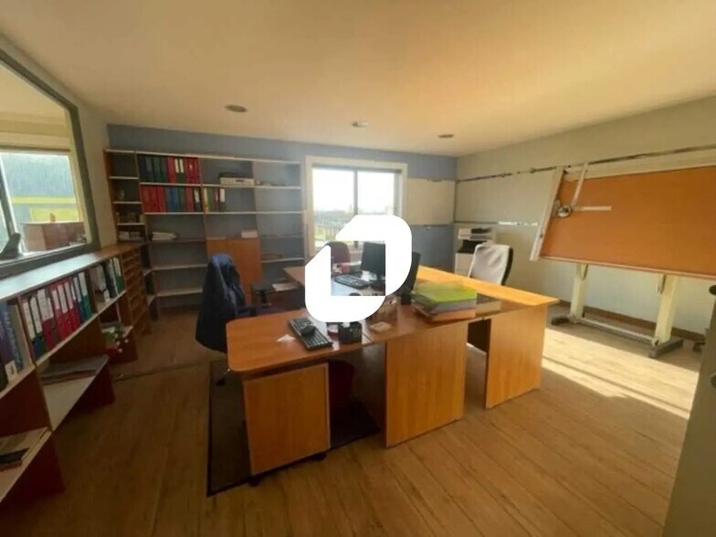 Flex in Méry-sur-Oise for sale - Interior Photo - Image 2 of 12