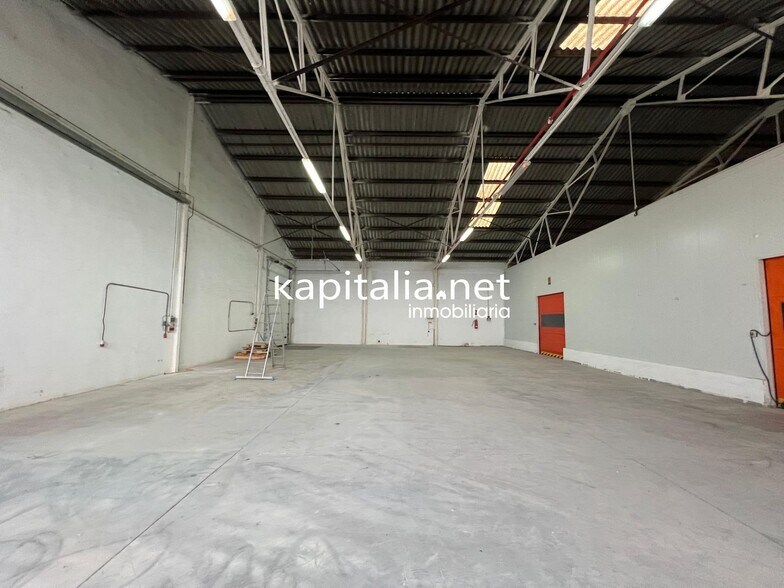 Industrial in València for sale - Building Photo - Image 3 of 10