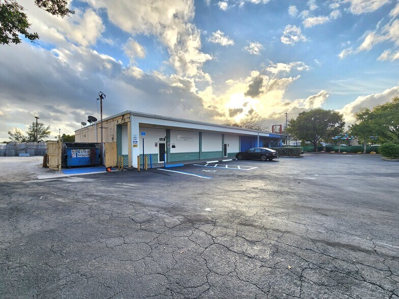 4410 Peters Rd, Plantation, FL 33317 Retail for Sale