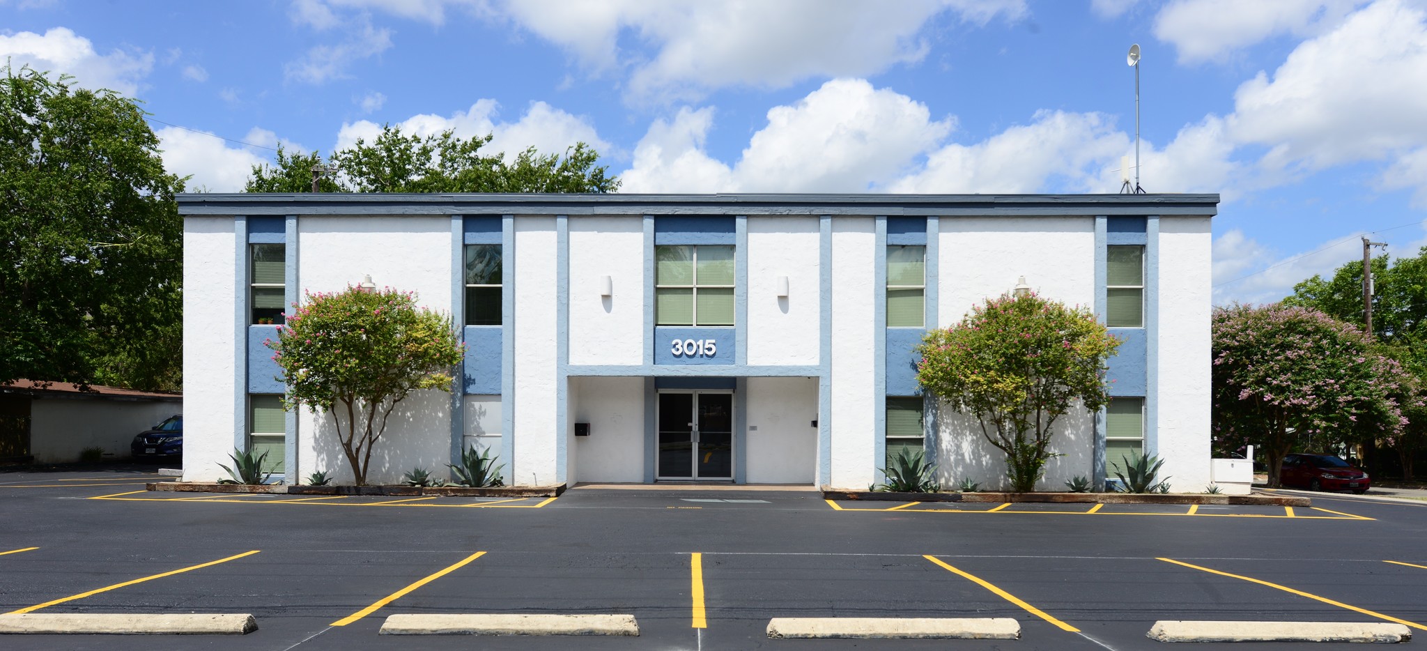 3015 San Pedro Ave, San Antonio, TX for lease Building Photo- Image 1 of 9