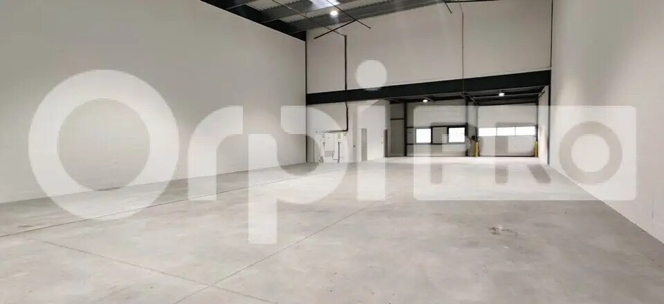 Flex in Corbeil-Essonnes for lease Interior Photo- Image 1 of 11