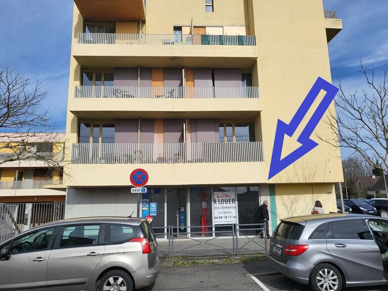 Retail in Saint-Michel-Sur-Orge for lease - Building Photo - Image 1 of 4