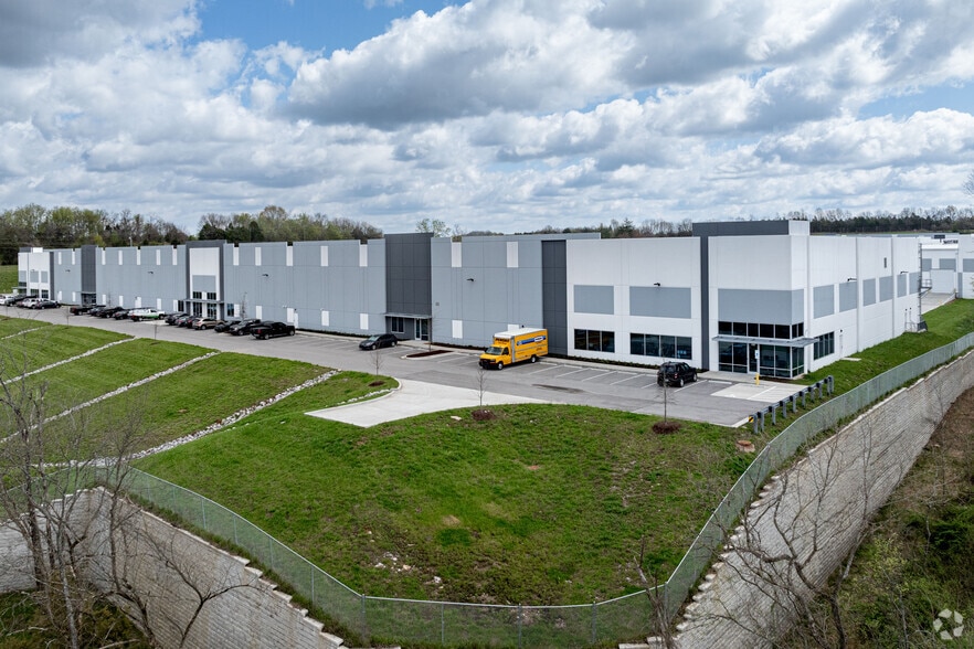 25 Genesco Pky, Lebanon, TN for lease - Building Photo - Image 3 of 7