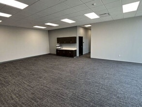 200 Hollister Rd, Teterboro, NJ for lease Interior Photo- Image 2 of 3
