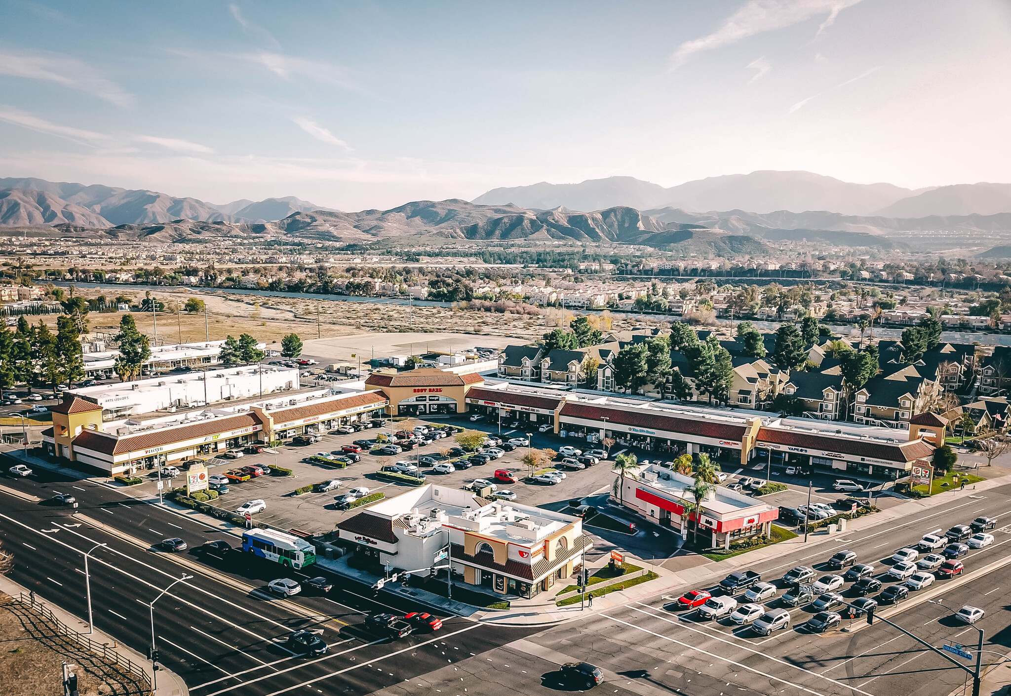 27538 Sierra Hwy, Santa Clarita, CA for sale Primary Photo- Image 1 of 1