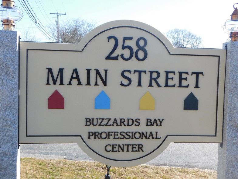 258 Main St, Buzzards Bay, MA for sale - Building Photo - Image 2 of 16