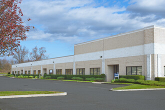 245 Newtown Rd, Plainview, NY for lease Building Photo- Image 1 of 5