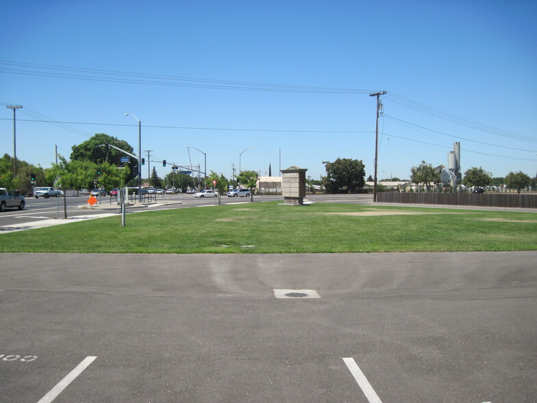 Hawkeye Ave, Turlock, CA for lease - Building Photo - Image 3 of 7