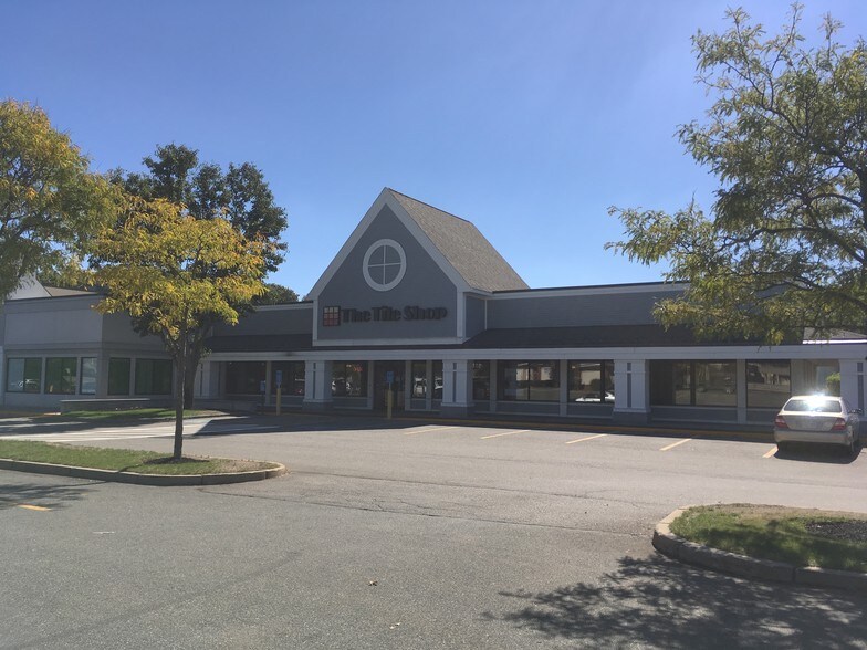 12741346 Worcester St, Natick, MA 01760 Sherwood Plaza