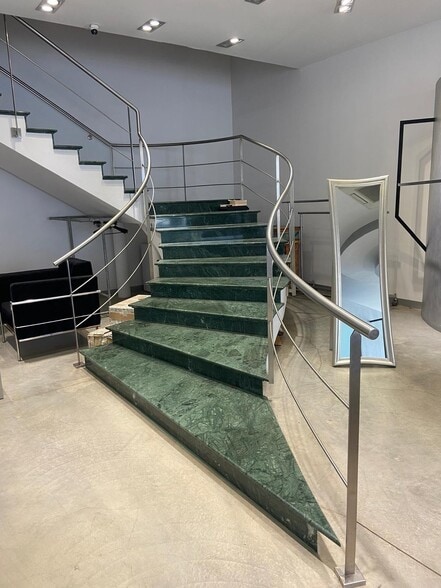 Industrial in SEVILLA for lease - Building Photo - Image 3 of 9