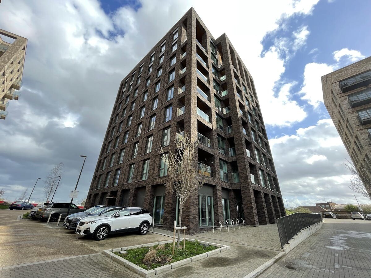 27 Shackleton Way, London for lease Building Photo- Image 1 of 8