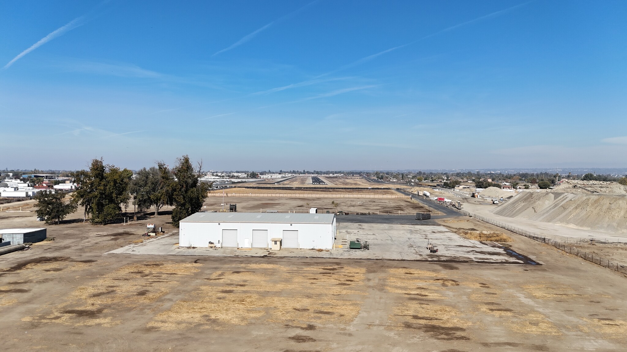 825 E White Ln, Bakersfield, CA for sale Building Photo- Image 1 of 3