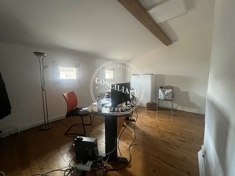 Office in Toulouse for lease - Interior Photo - Image 3 of 5