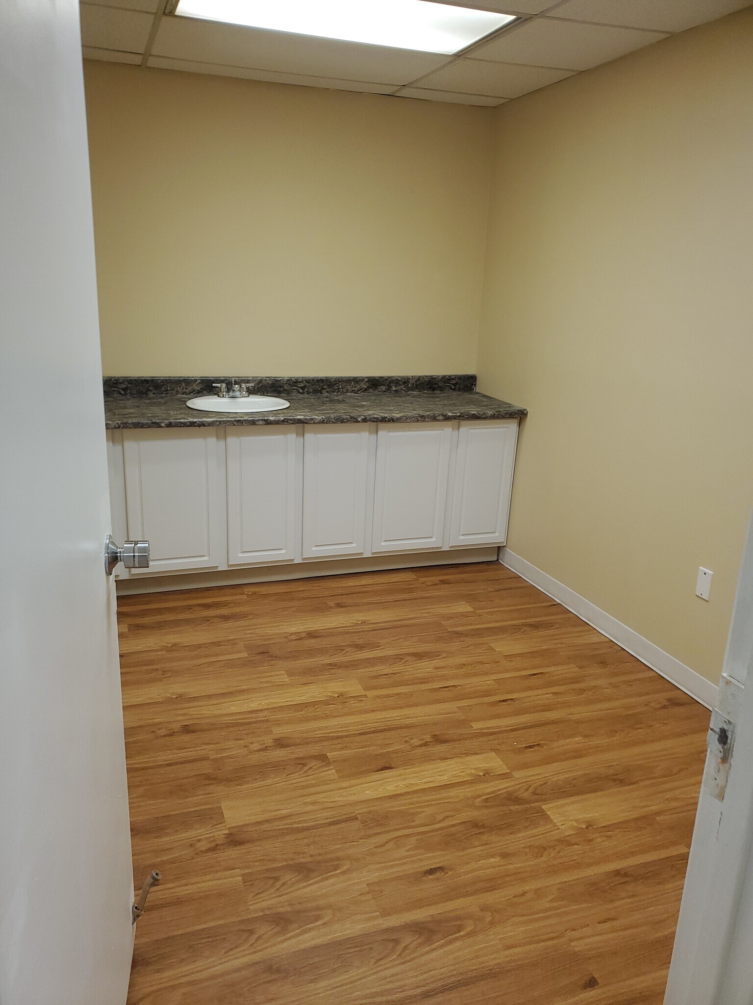 2575 W Broad St, Columbus, OH for lease Interior Photo- Image 1 of 3