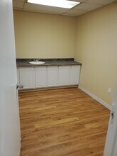 2575 W Broad St, Columbus, OH for lease Interior Photo- Image 1 of 3