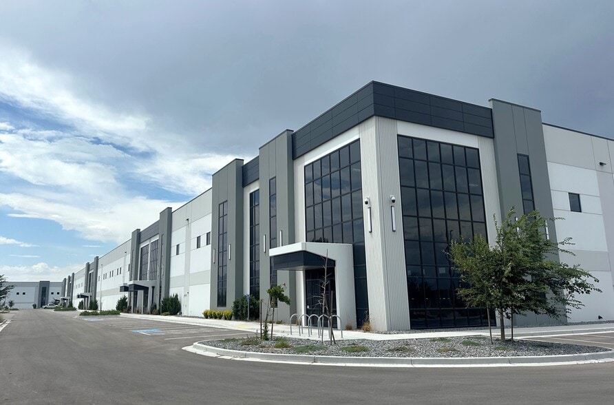 5354 W 700 South, Salt Lake City, UT for lease - Building Photo - Image 1 of 4