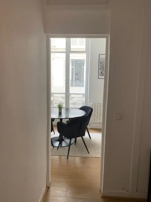 51 Rue D'Amsterdam, Paris for lease Building Photo- Image 1 of 8