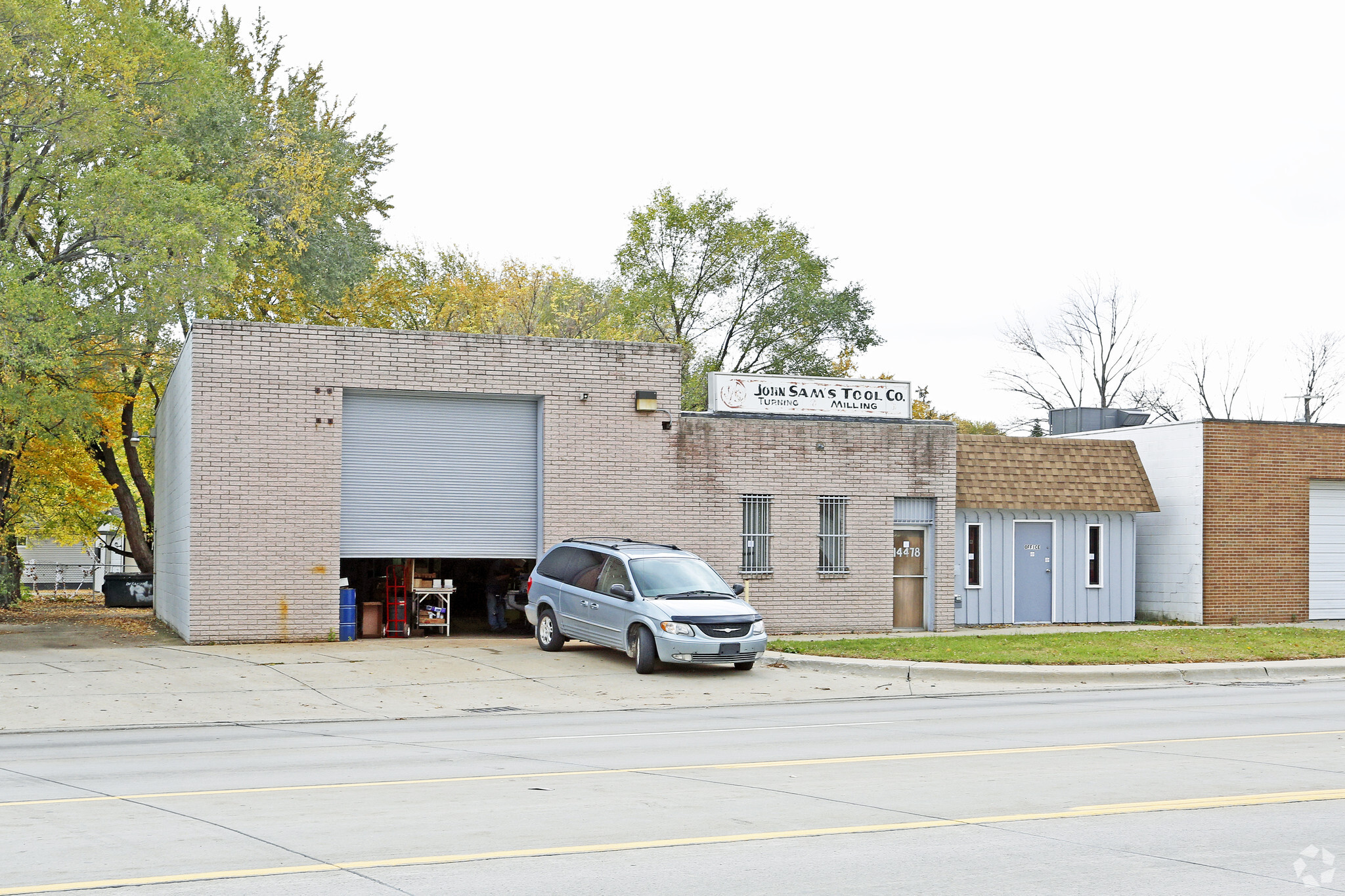 14478 E 9 Mile Rd, Warren, MI for sale Primary Photo- Image 1 of 1