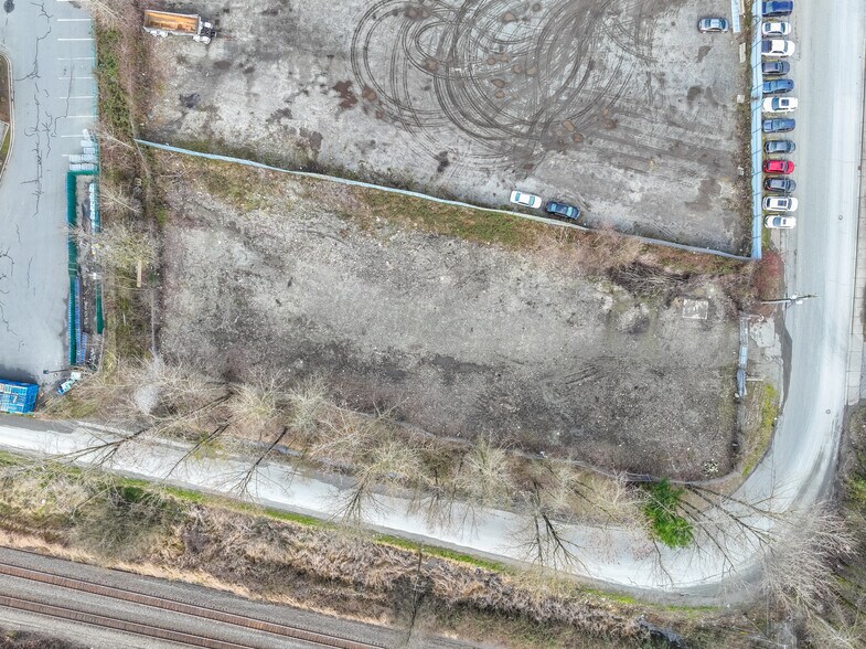 7083 Wren St, Mission, BC for sale - Building Photo - Image 2 of 3