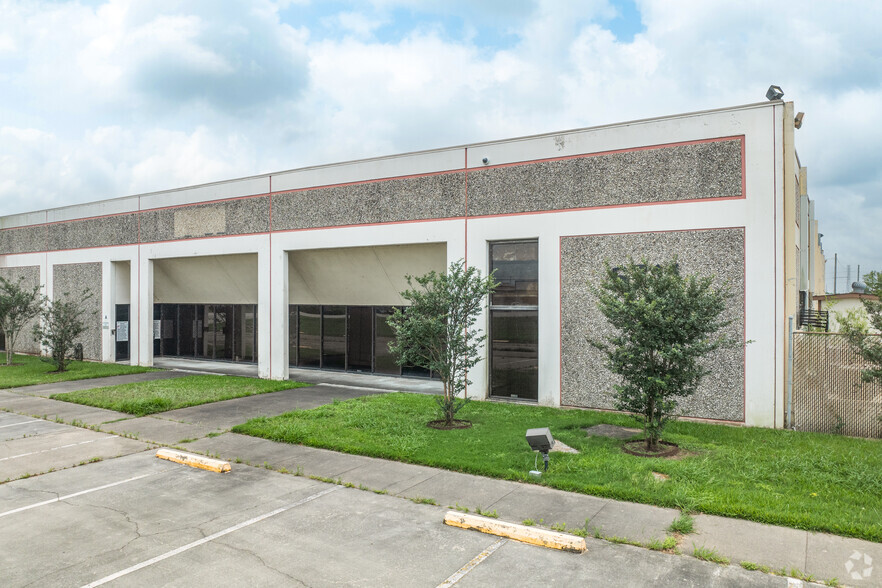 6711 E Highway 332, Freeport, TX for lease - Building Photo - Image 2 of 31