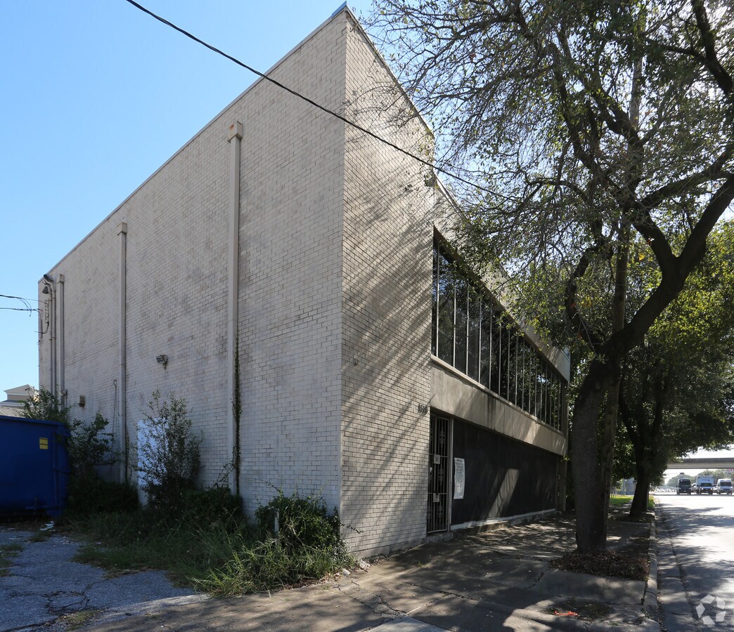 1803 Pease St, Houston, TX 77003