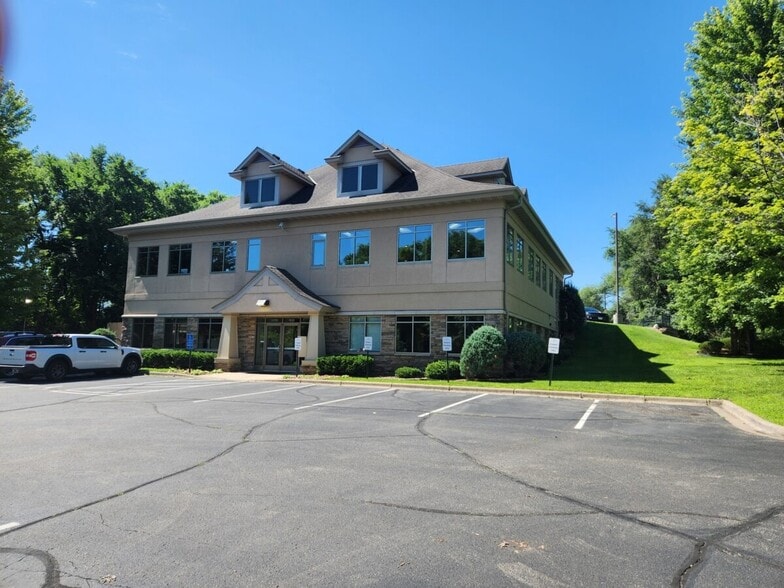 3340 Sherman Ct, Eagan, MN for sale - Building Photo - Image 2 of 15