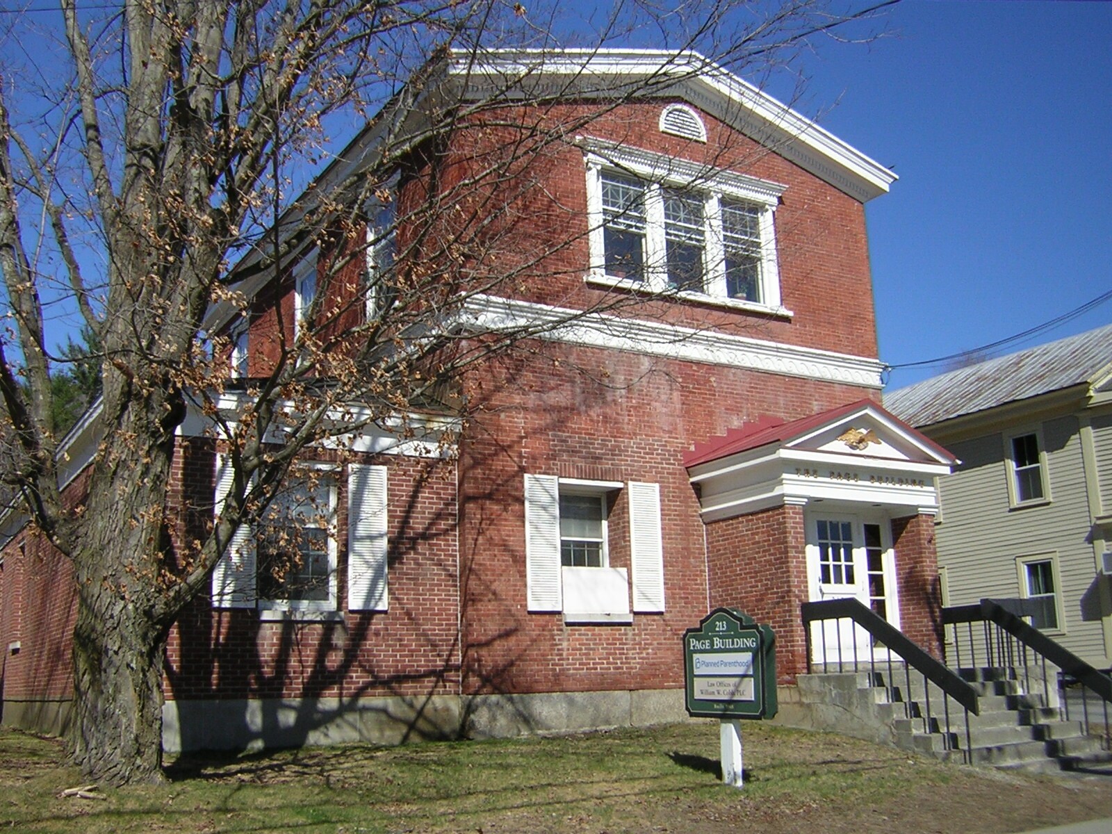 213 E Main St, Hyde Park, VT for sale Primary Photo- Image 1 of 1