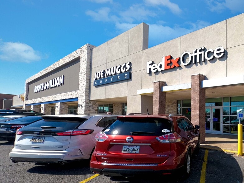 2702-2948 Ryan St, Lake Charles, LA for lease - Building Photo - Image 2 of 12