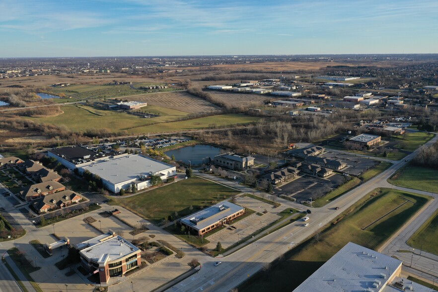 10830 W 159th St, Orland Park, IL for sale - Building Photo - Image 3 of 7