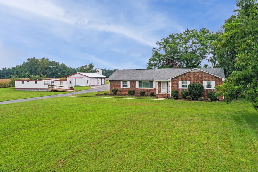 79 Gardys Mill Rd, Callao, VA for sale - Building Photo - Image 2 of 22