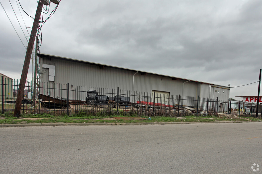 1810 Milby St, Houston, TX for lease - Primary Photo - Image 1 of 3