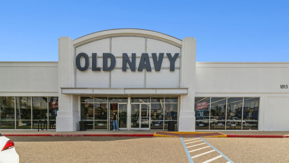 1815 S 10th St, McAllen, TX for sale - Building Photo - Image 2 of 5