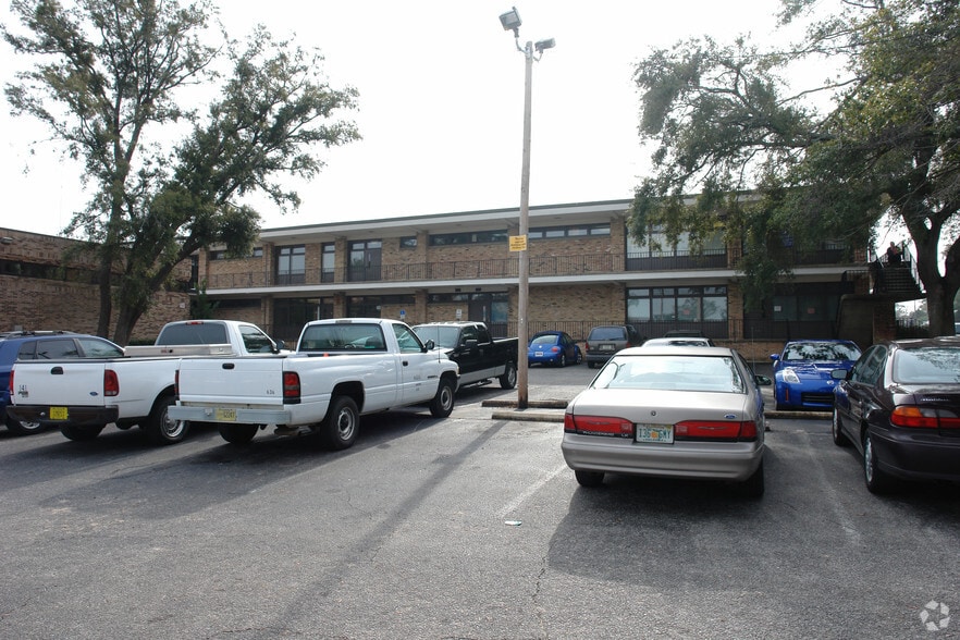 14 W Jordan St, Pensacola, FL for lease - Building Photo - Image 2 of 14