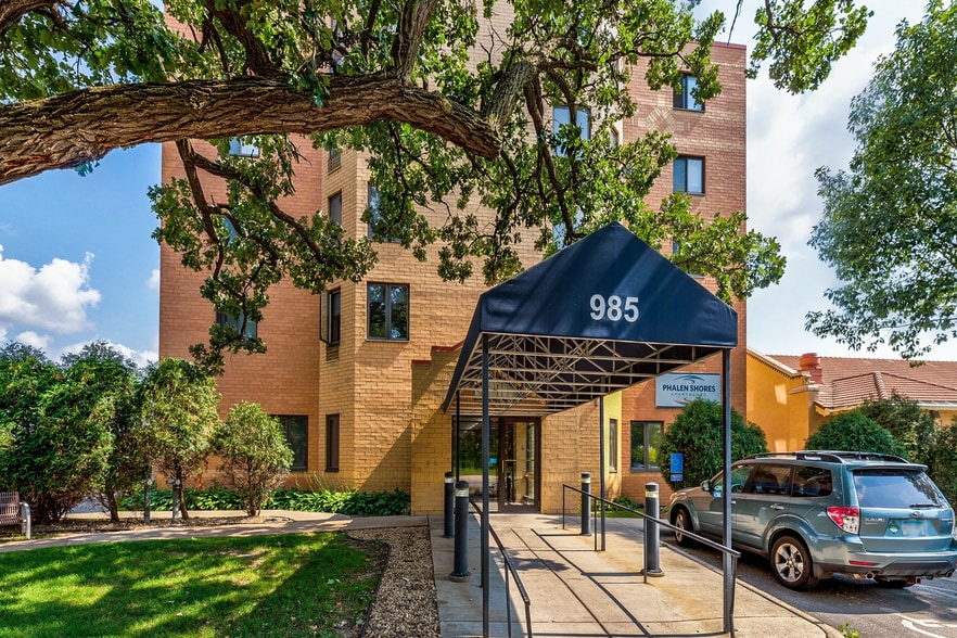 985 Ivy Ave E, Saint Paul, MN for sale - Building Photo - Image 2 of 26