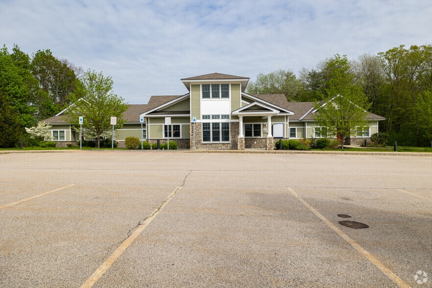 245 Rochester Hill Rd, Rochester, NH for sale - Primary Photo - Image 1 of 10