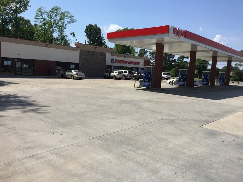 3761 S Perkins Rd, Memphis, TN 38118