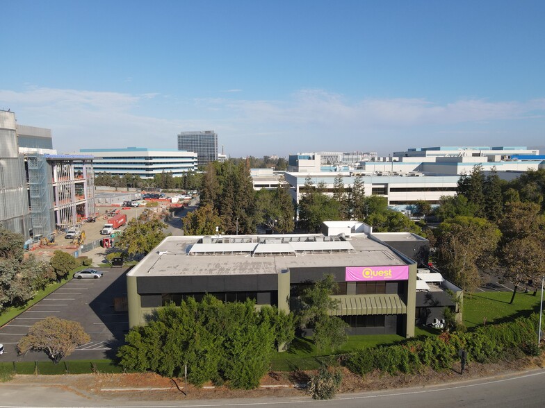 2200 Laurelwood Rd, Santa Clara, CA for sale - Building Photo - Image 1 of 1