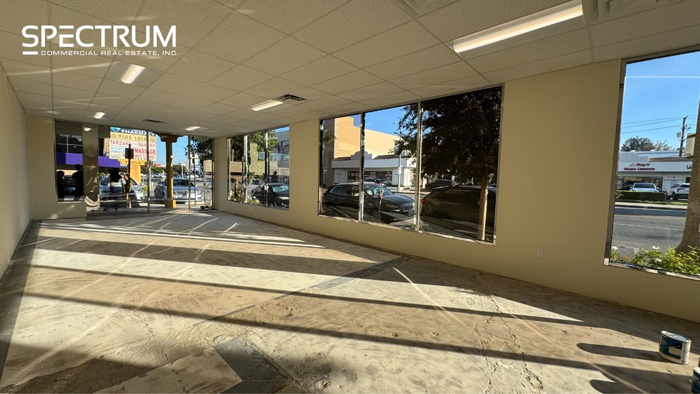 19001-19015 Ventura Blvd, Tarzana, CA for lease - Building Photo - Image 3 of 3