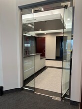 7060 N Fresno St, Fresno, CA for lease Interior Photo- Image 2 of 2