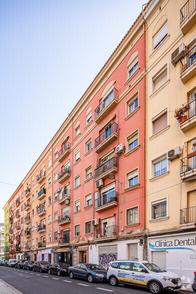 Retail in València, Valencia for lease - Primary Photo - Image 1 of 1