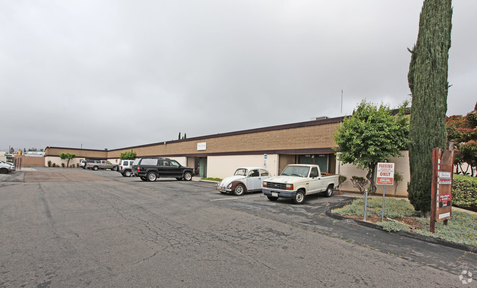 1145 Industrial Ave, Escondido, CA for lease - Building Photo - Image 3 of 6