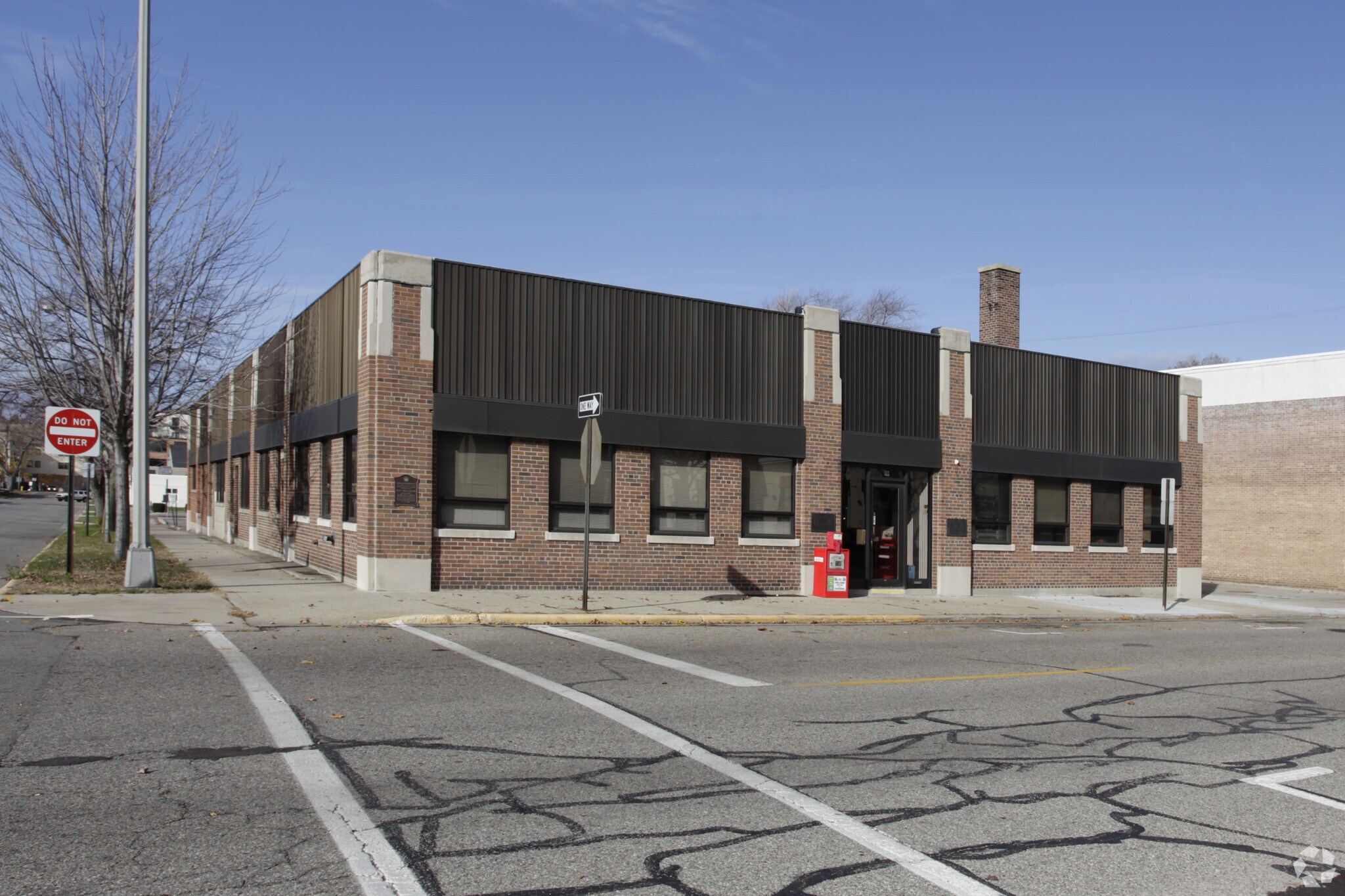 101 N 3rd St, Grand Haven, MI for sale Primary Photo- Image 1 of 1