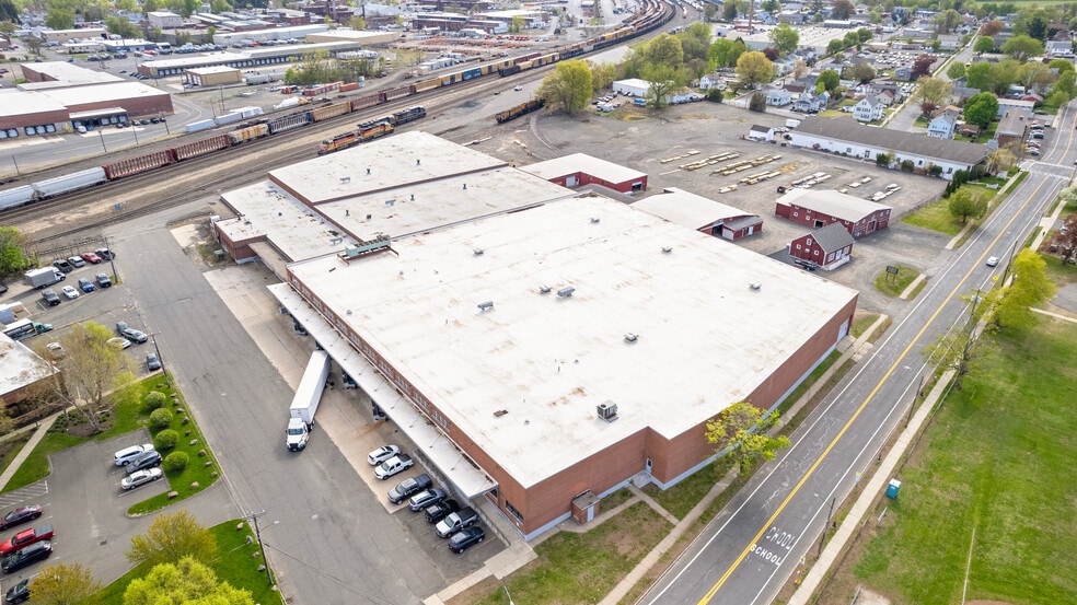 26 Sears Way, West Springfield, MA for sale - Building Photo - Image 3 of 34