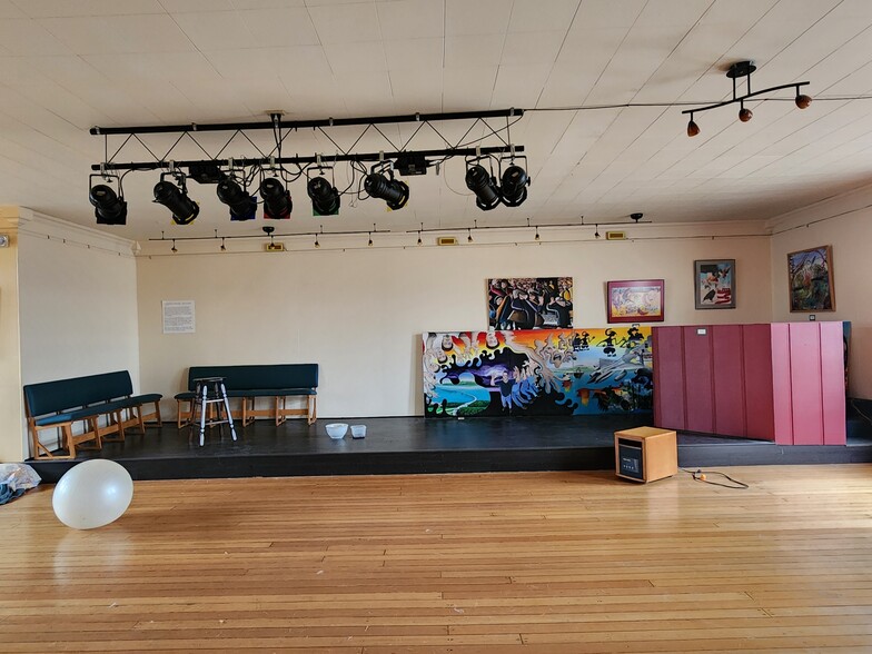 99 E 2nd St, Coquille, OR for sale - Building Photo - Image 2 of 14