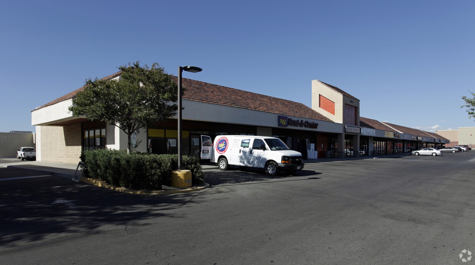 15329 Palmdale Rd, Victorville, CA 92392 Retail for Lease