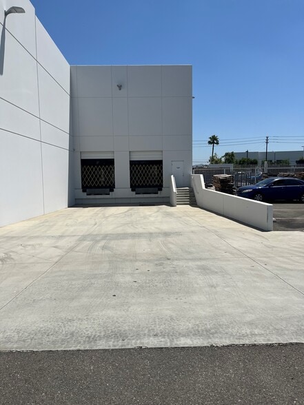 11718 Burke St, Santa Fe Springs, CA for lease - Building Photo - Image 2 of 5